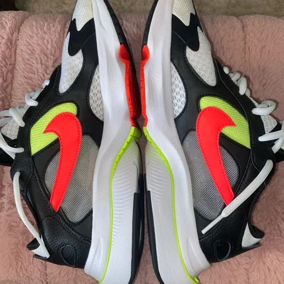 Nike sneakers - Picture 4 of 10